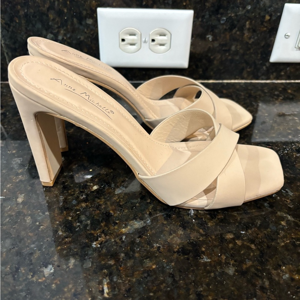 NWOT Anne Michelle Nude Heels - Picture 2 of 6